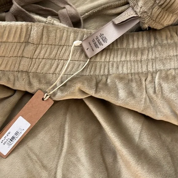 SKIMS Velour Track Pants 👖✨ – Gold 💛 – Size Large – NWT - Picture 4 of 8